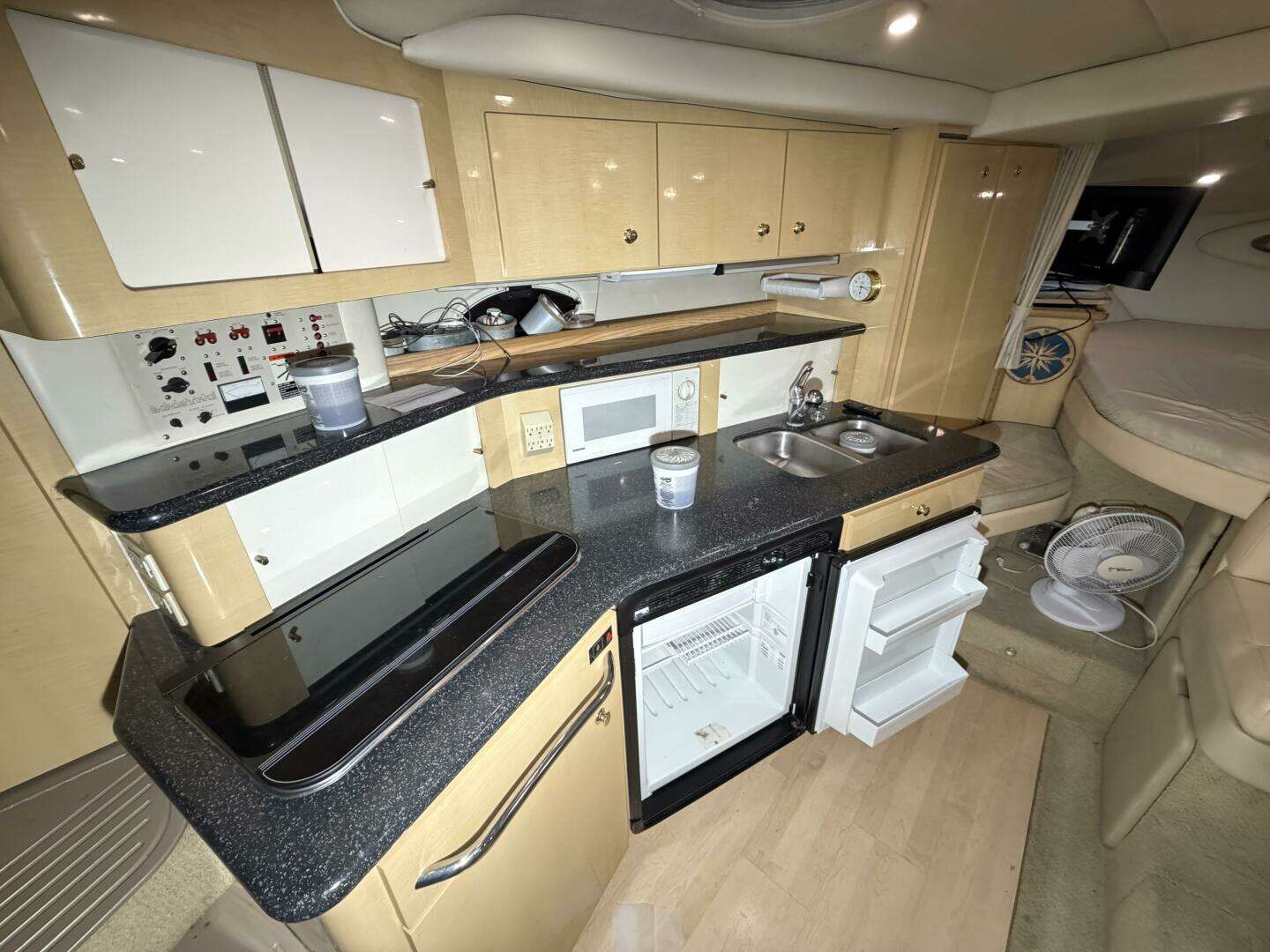 2001 Maxum 3300 SCR - Image 37