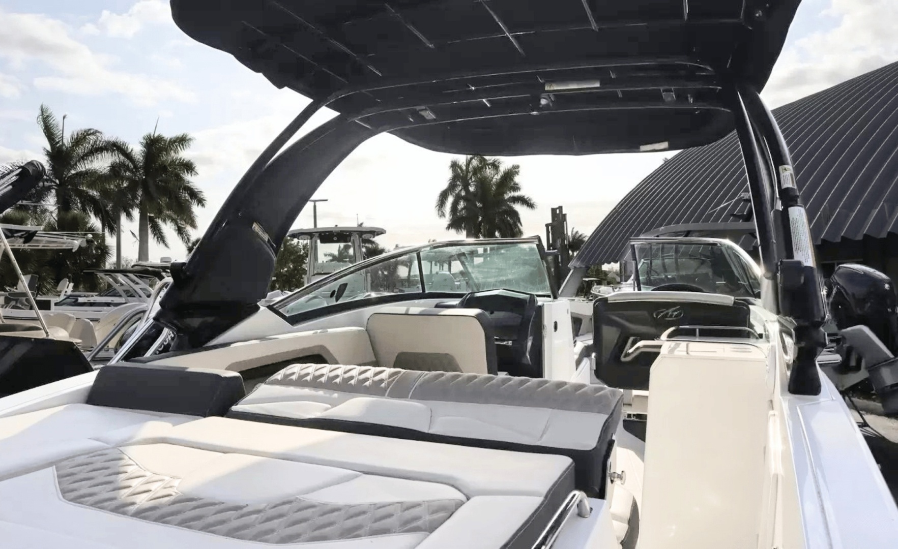 2024 Monterey 305SS - Image 3