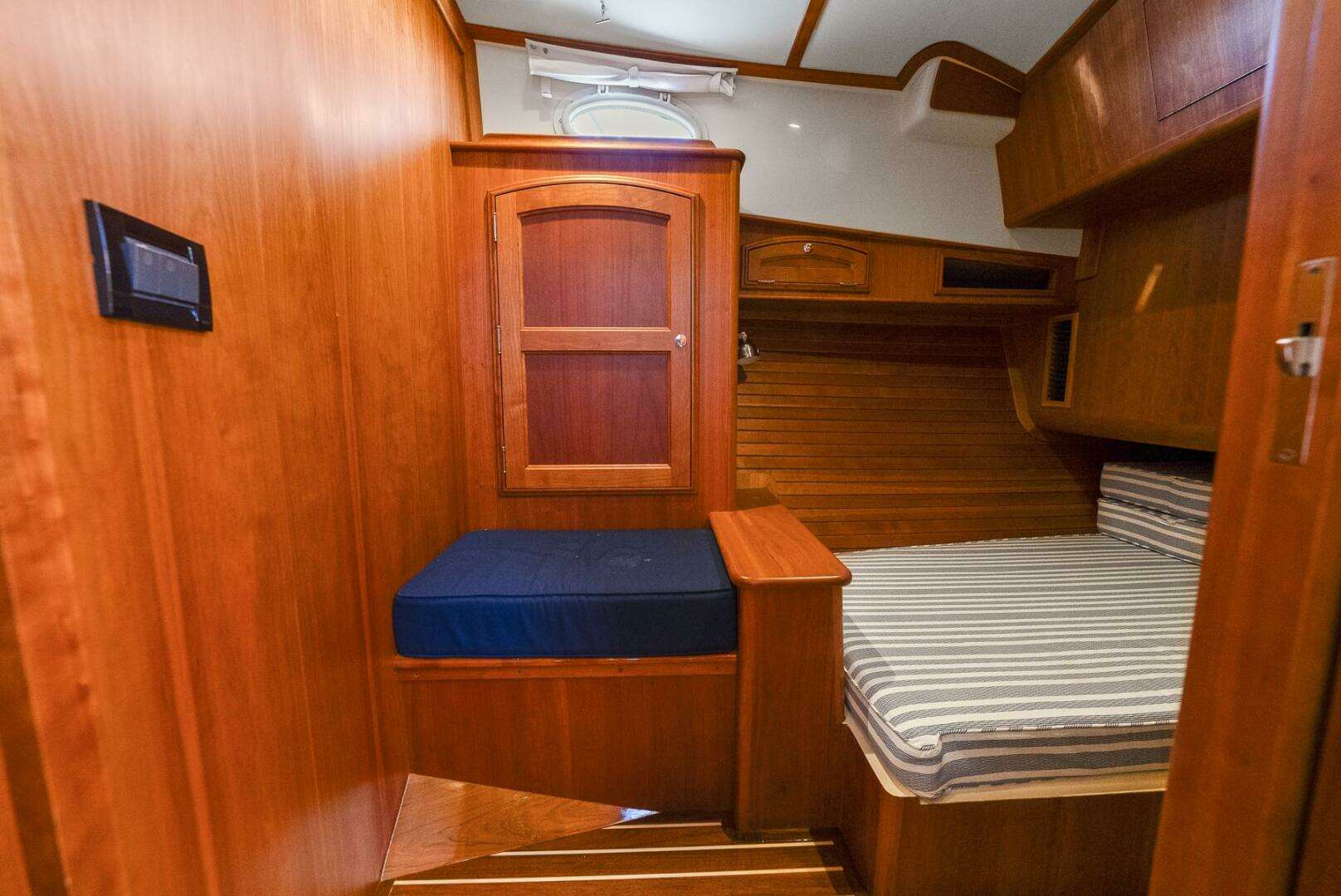 2017 Hinckley Talaria 43 - Image 31