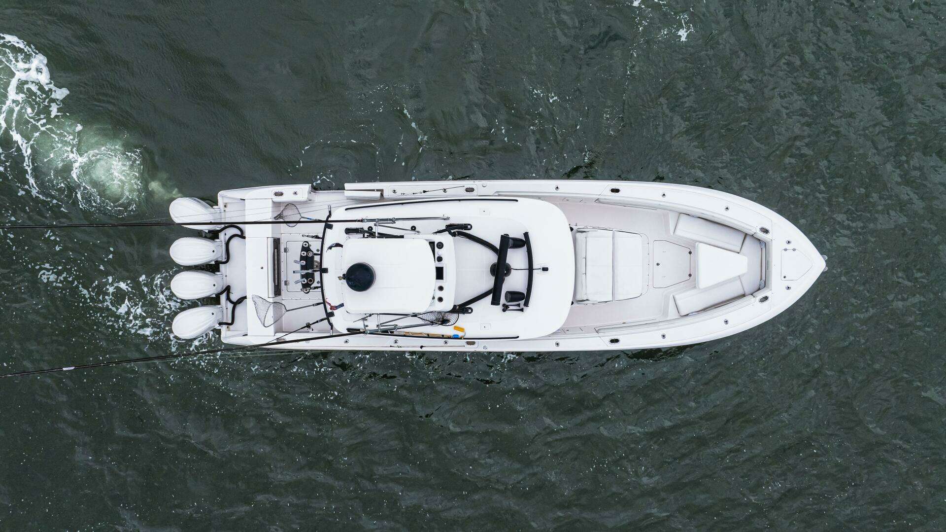 2017 Everglades 435 CC - Image 12