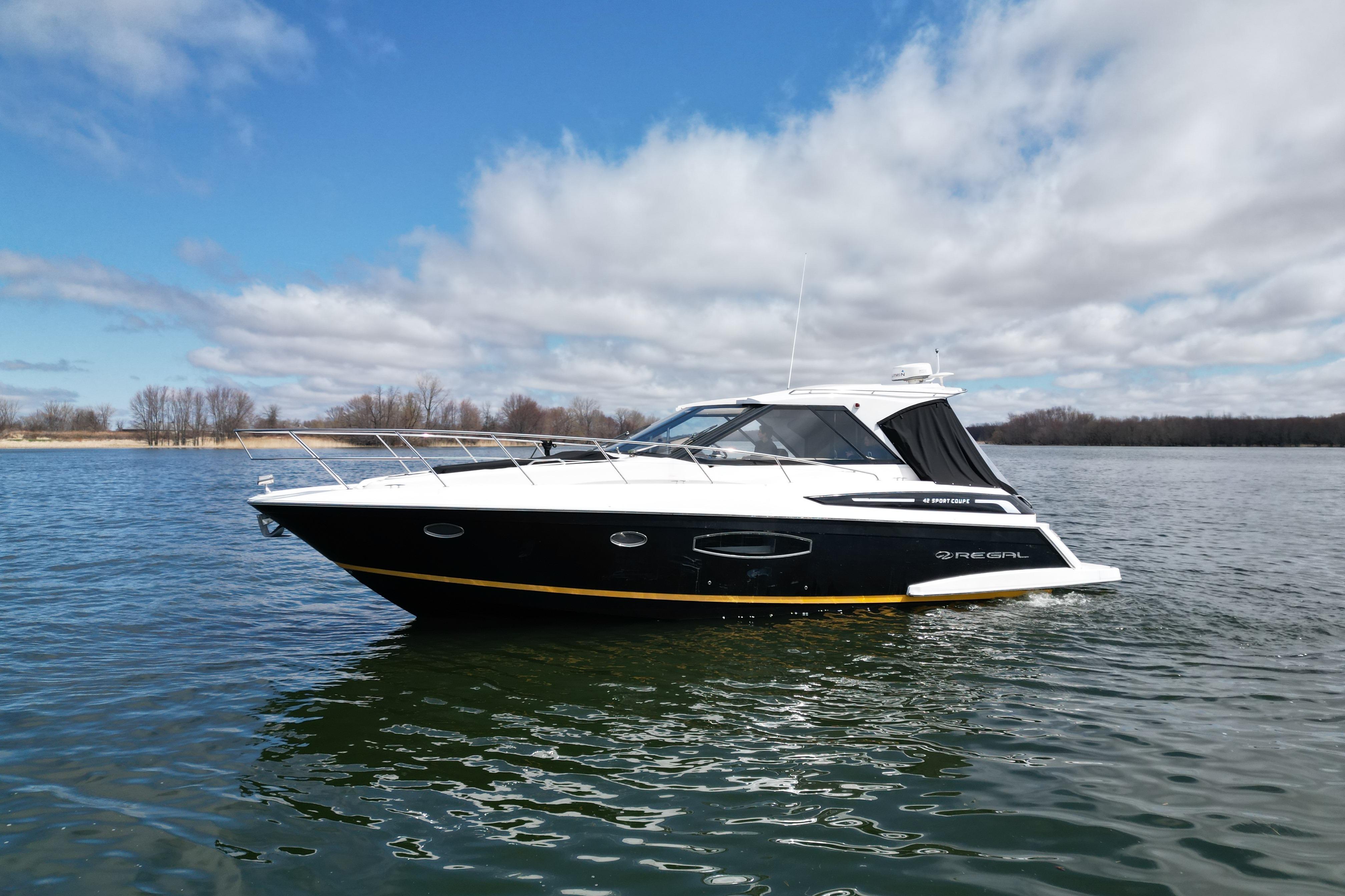 2015 Regal 42 Sport Coupe