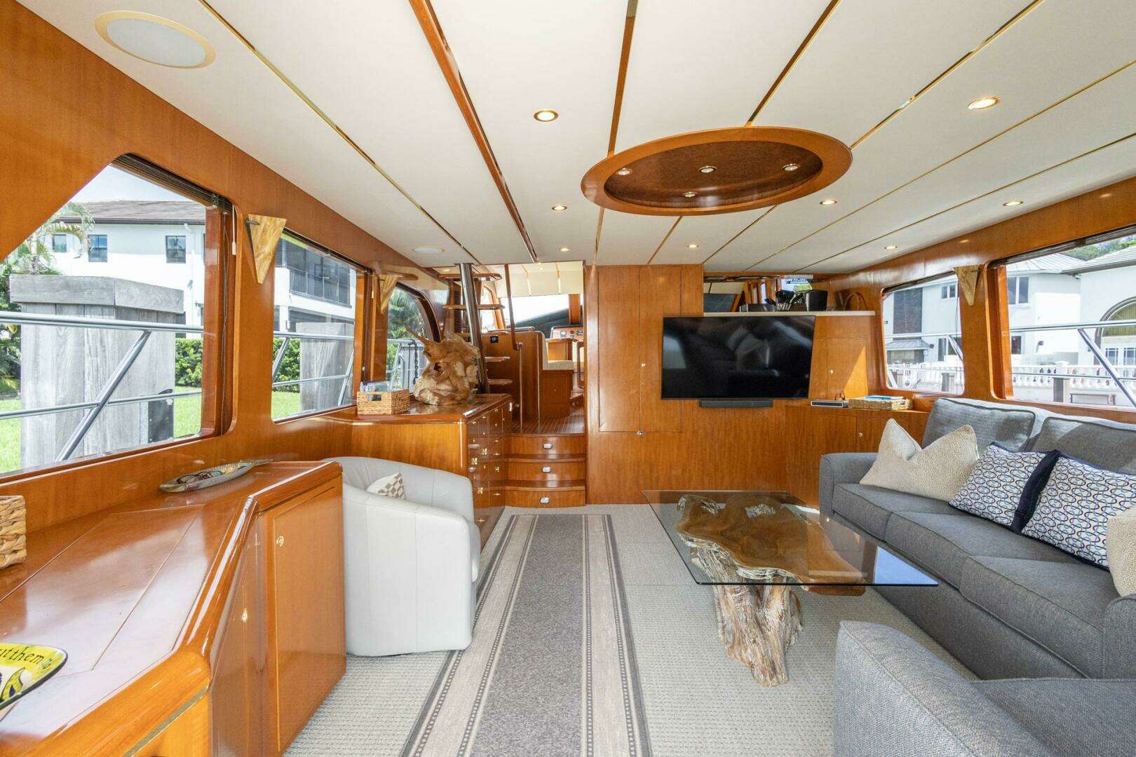 2005 Ocean Alexander Raised Pilothouse Flybridge Sedan - Image 4