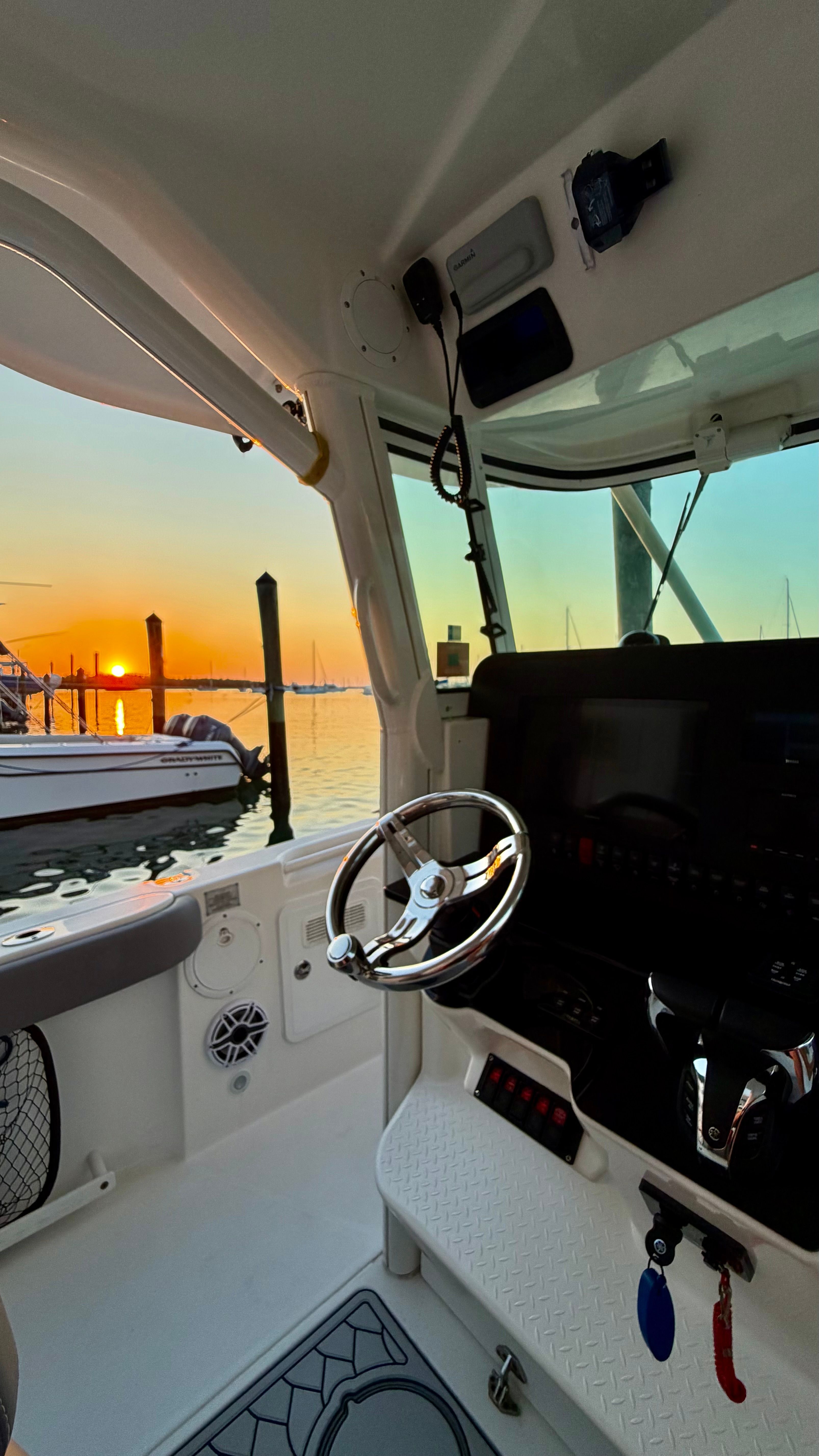 2009 Everglades 365 Center Console - 117