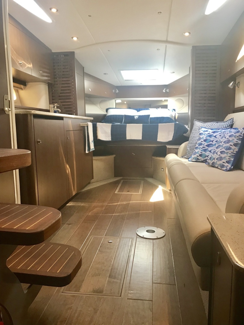 2017 Sea Ray Sundancer 370 - Image 19