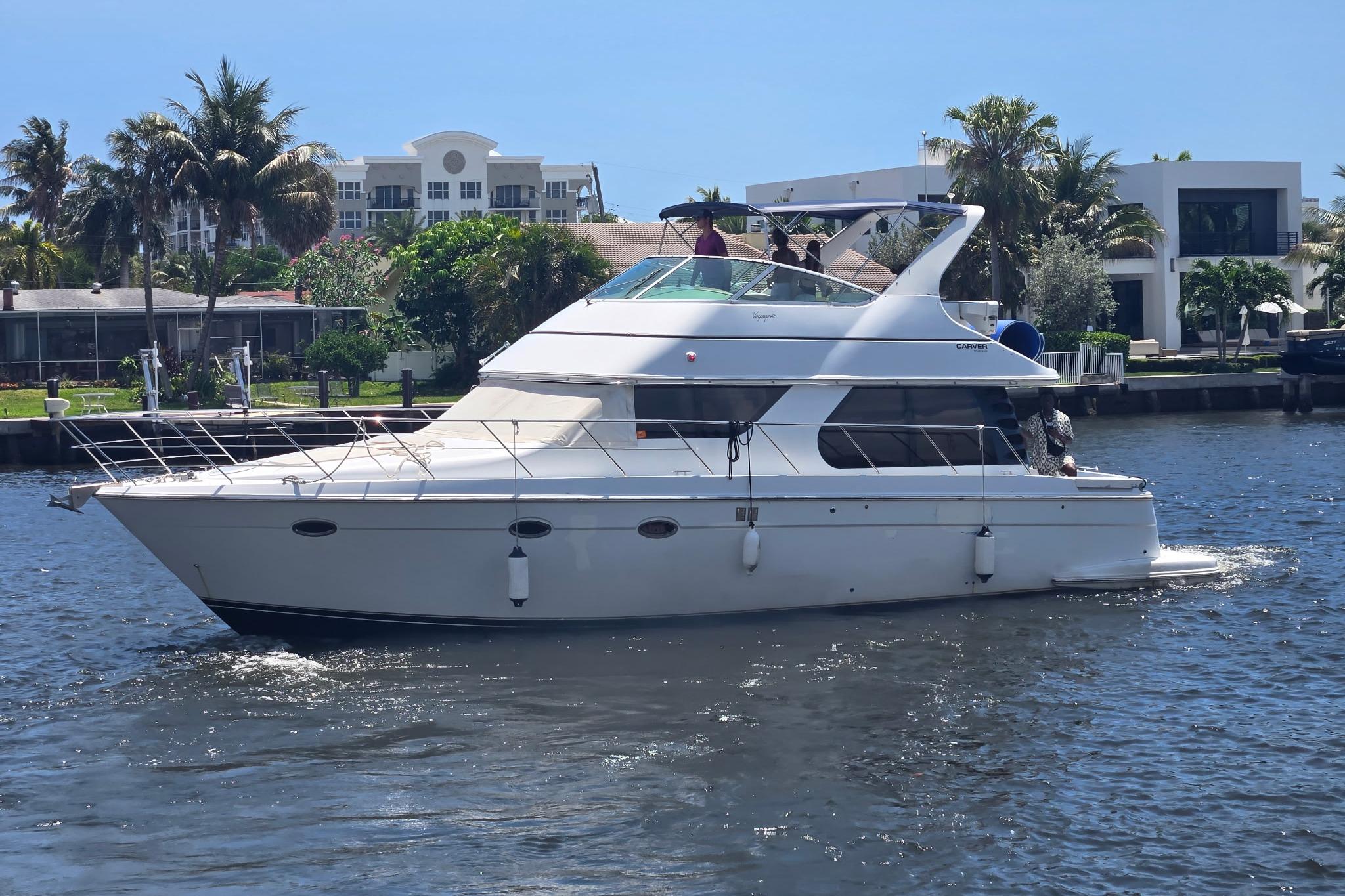 2003 Carver 460 Voyager