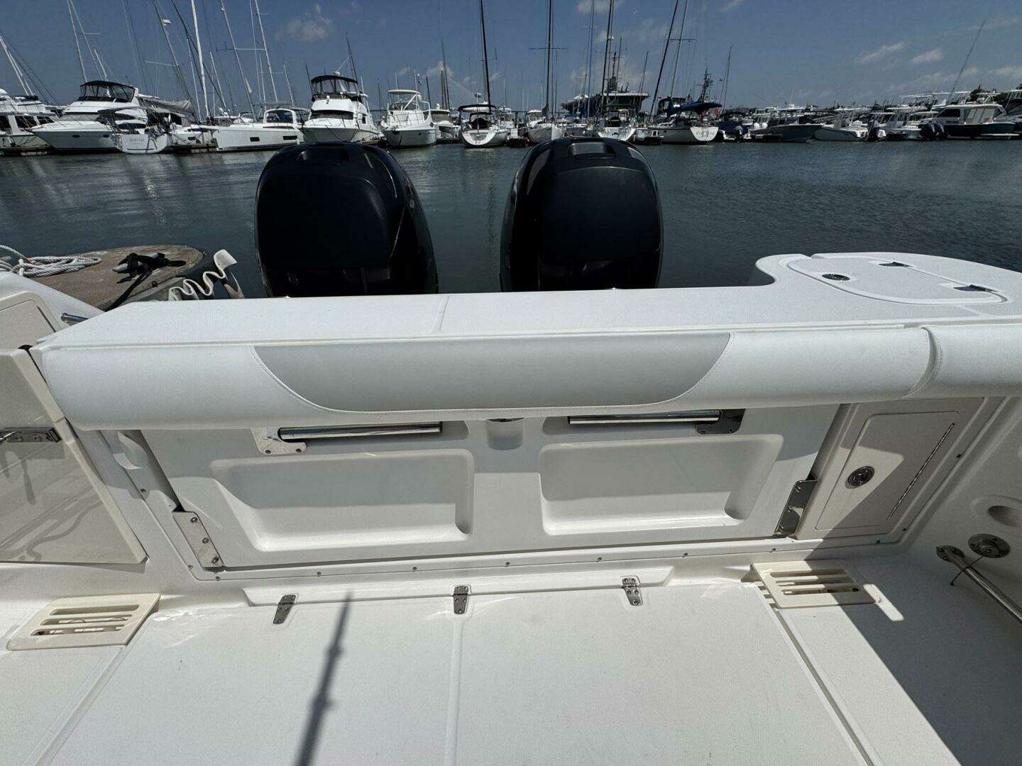 2011 Boston Whaler 305 Conquest - Image 17