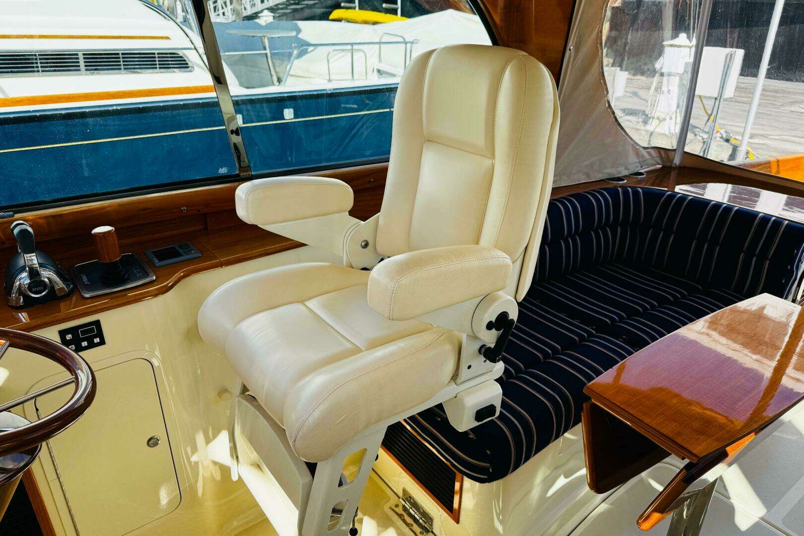 2012 Hinckley Picnic Boat MKIII - Image 28
