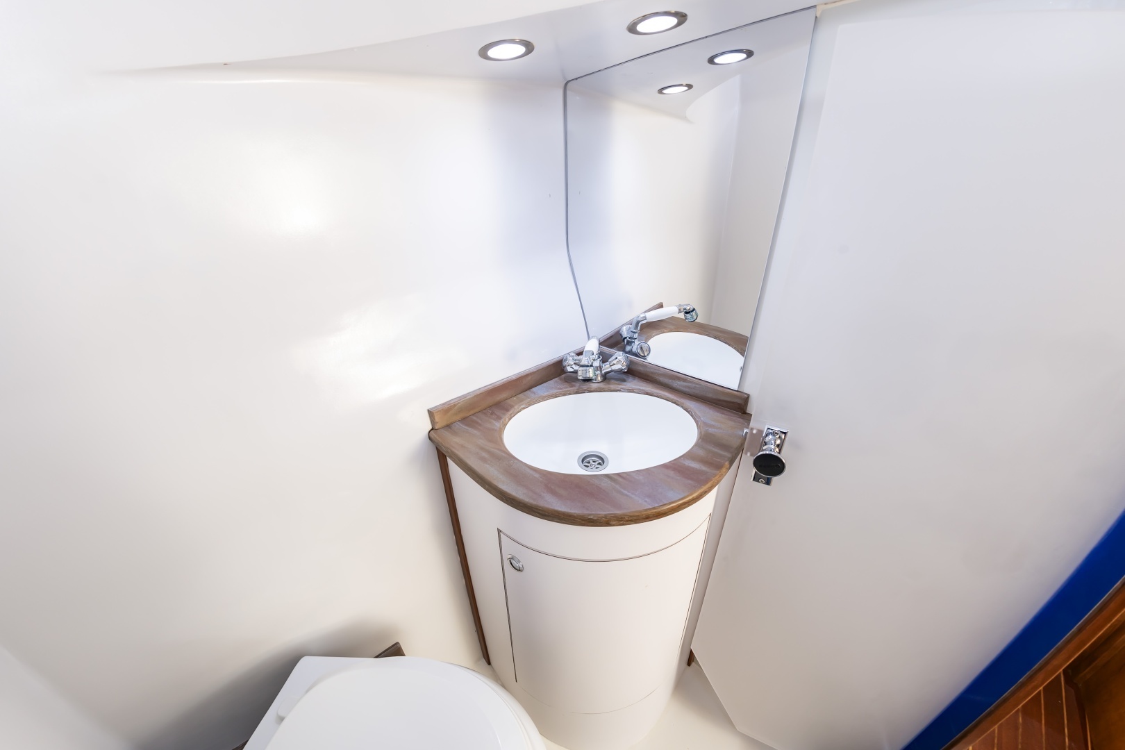 2009 Custom Carolina 36 Express - Image 34