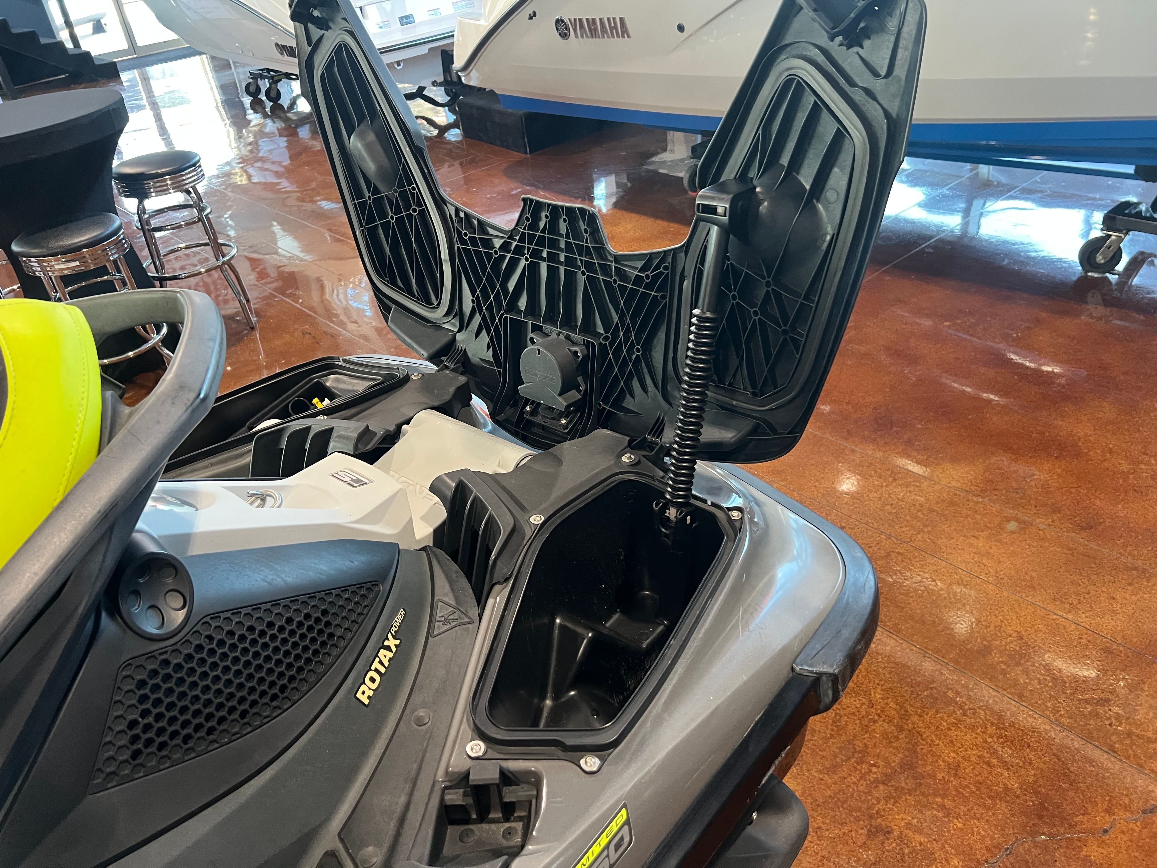 2015 SEA-DOO GTX LIMITED IS 260 - Image 10