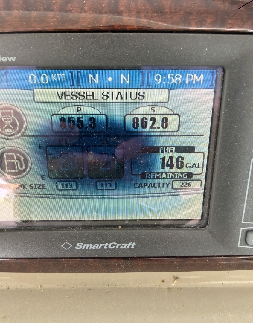 2010 Sea Ray 370 Sundancer - Image 14