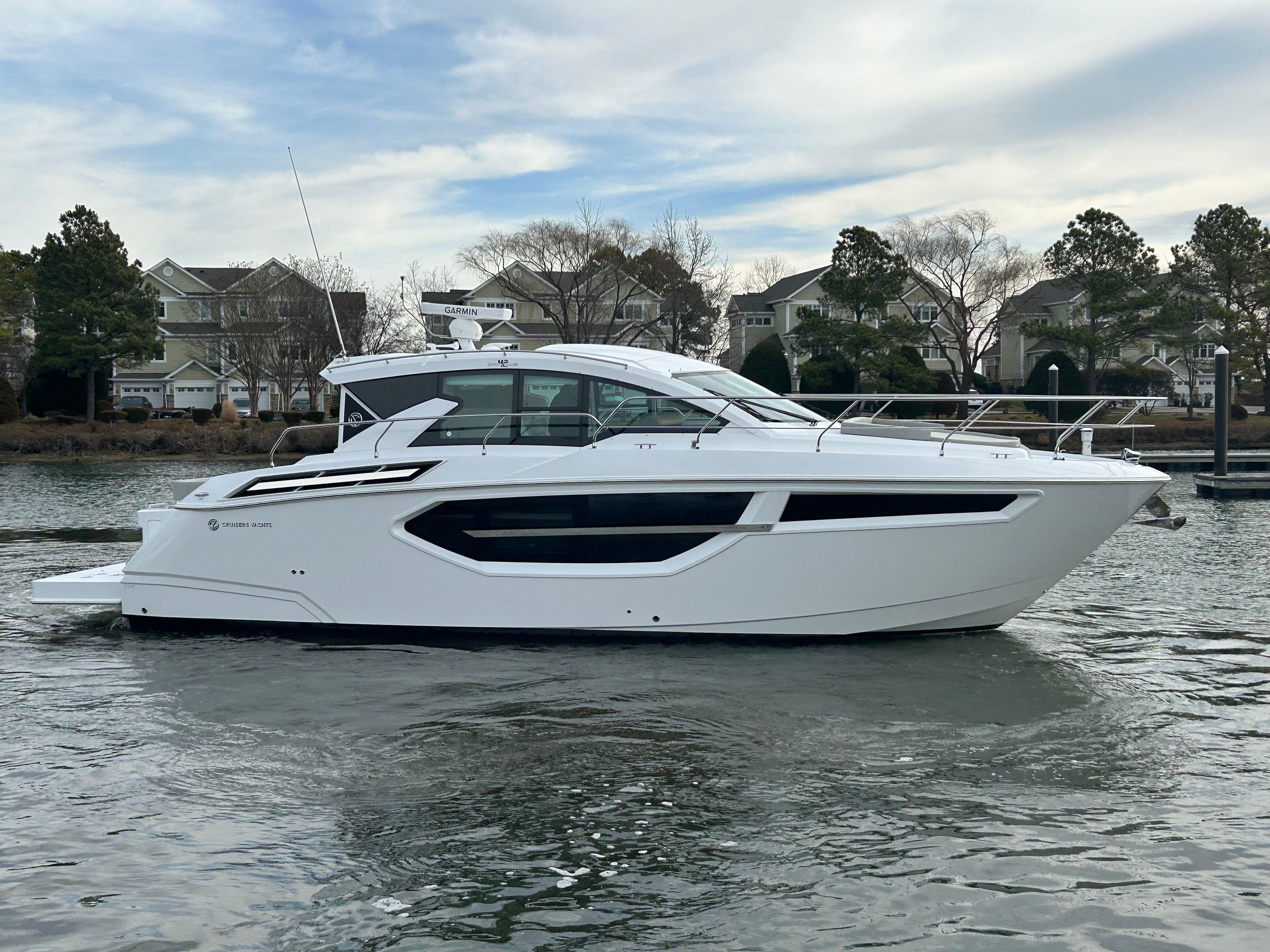 2026 Cruisers Yachts 42 Cantius