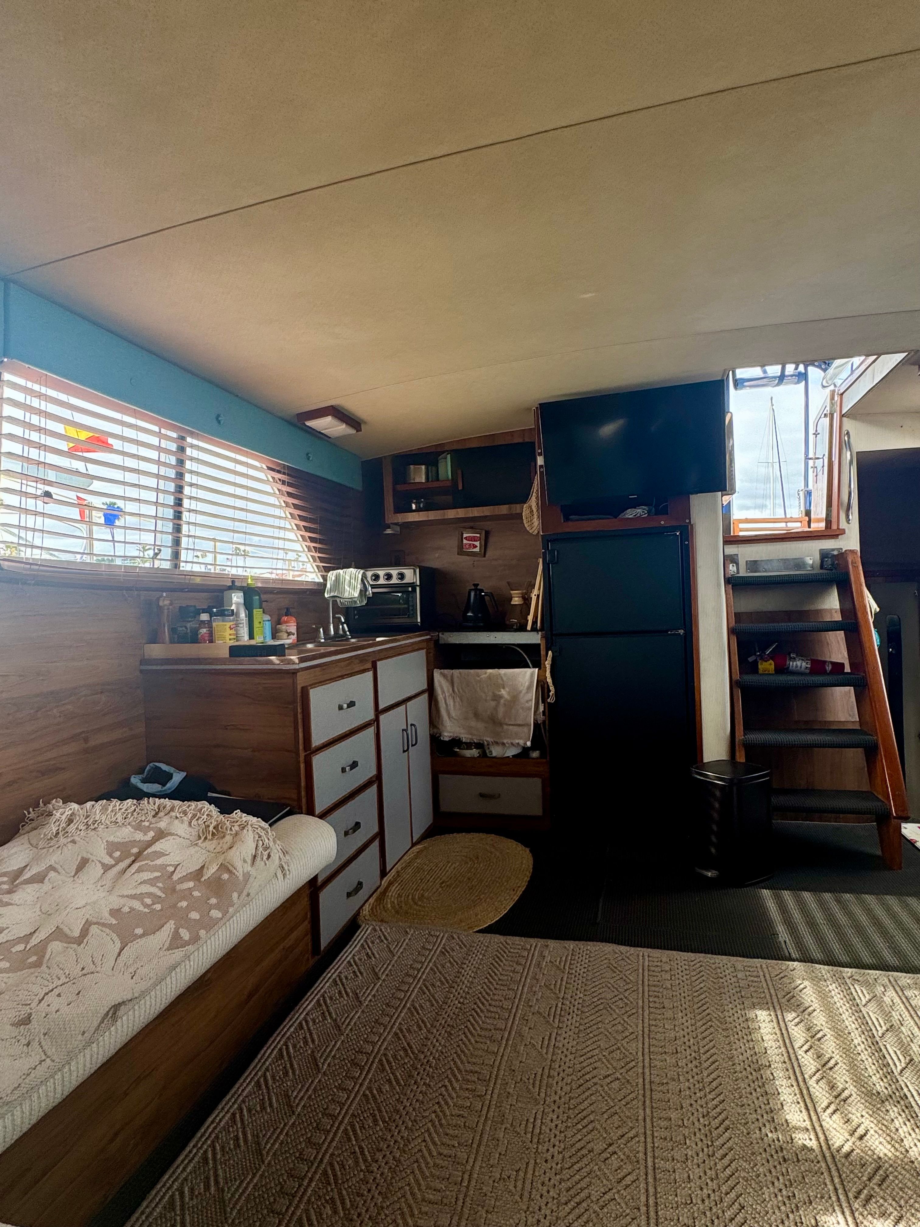 1982 Chris-Craft 381 Catalina - 14