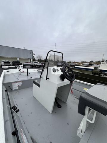 2024 Lund 2070 Predator CC - 5