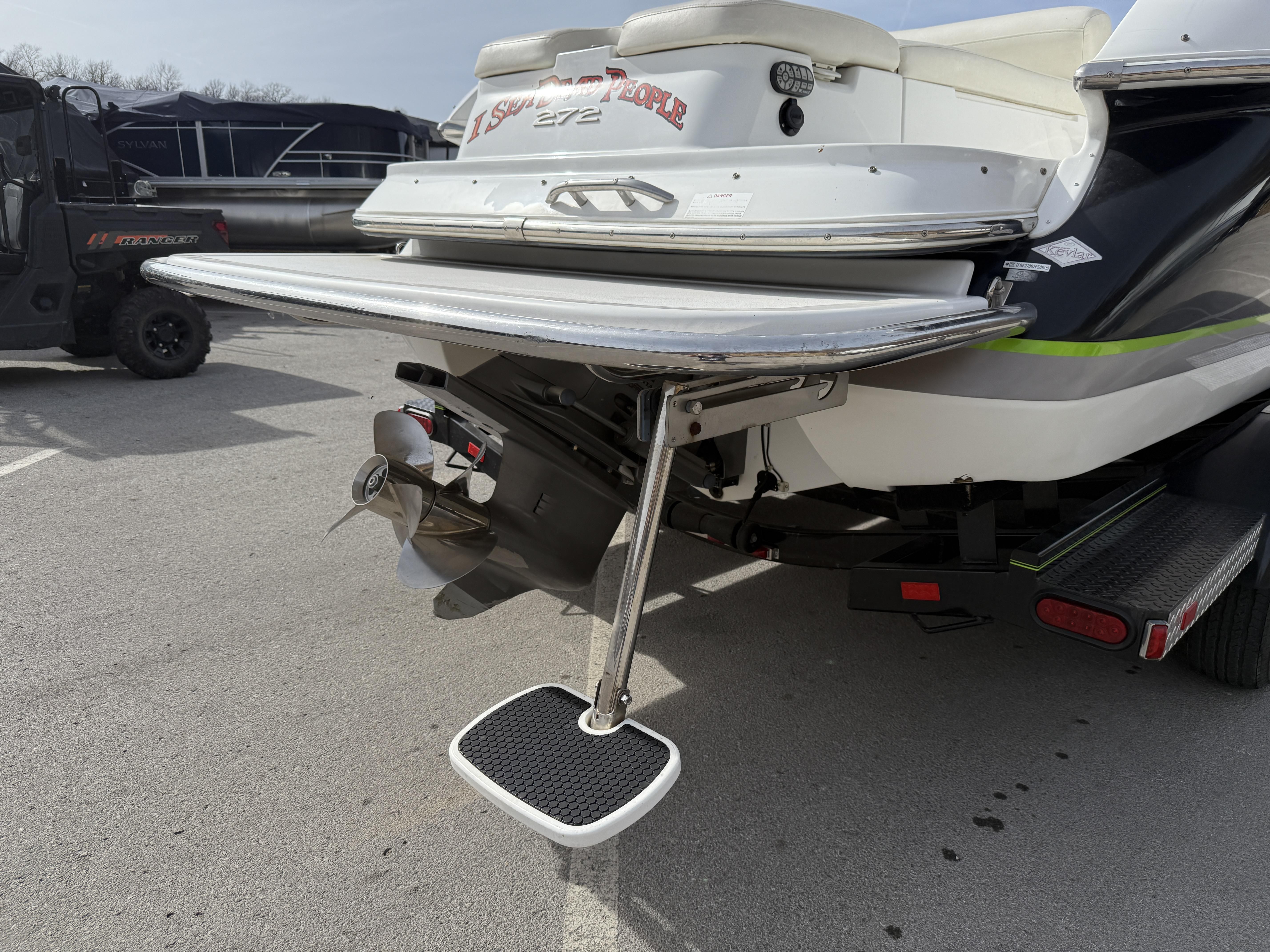 2006 Cobalt 272 - 12