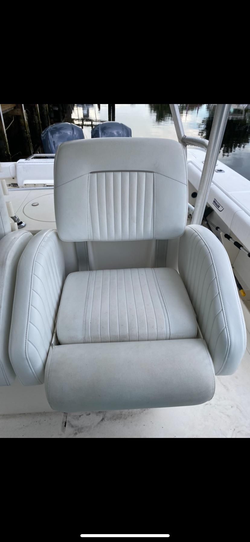 2001 Boston Whaler 28 Outrage - 6