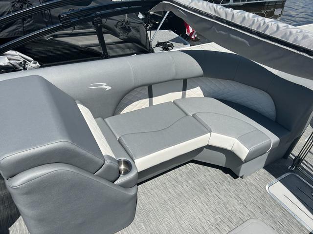 2022 Bennington L Quad Bench 25 LFB Tritoon - 10