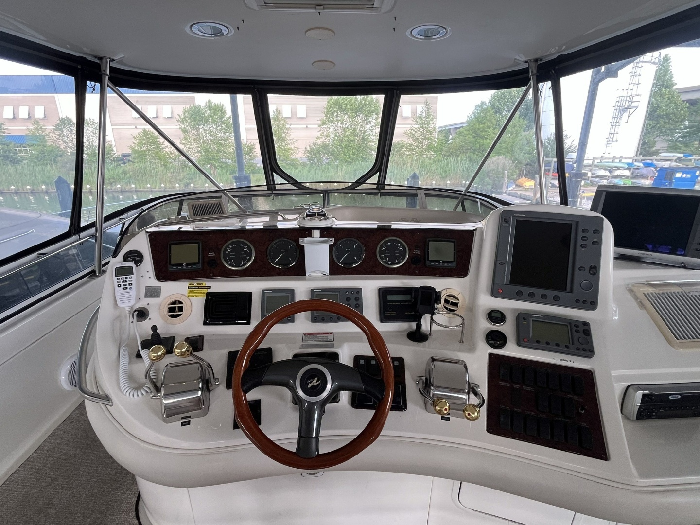 2003 Sea Ray 480 Sedan Bridge - Image 13