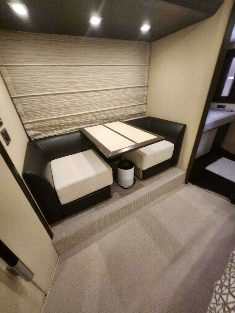 2014 Azimut Flybridge - Image 77