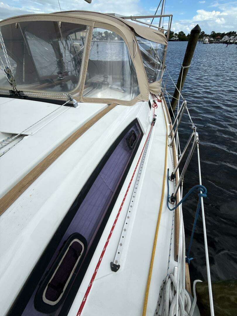 2012 Beneteau 43 - Image 7