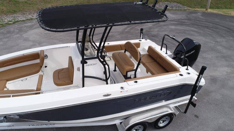 2025 Robalo R202 Explorer - 16