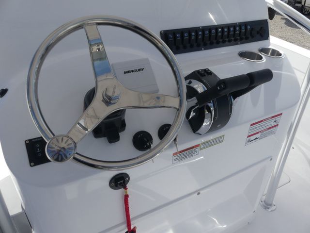 2026 Twin Vee 240 STX - 15