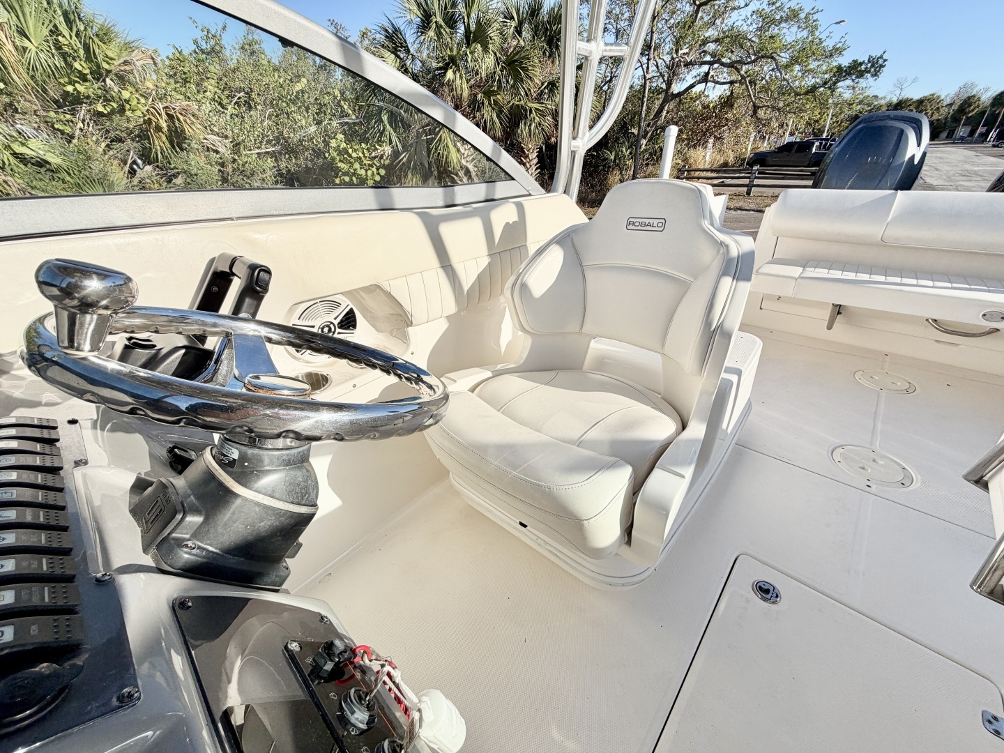 2012 Robalo R247 Dual Console - Image 14