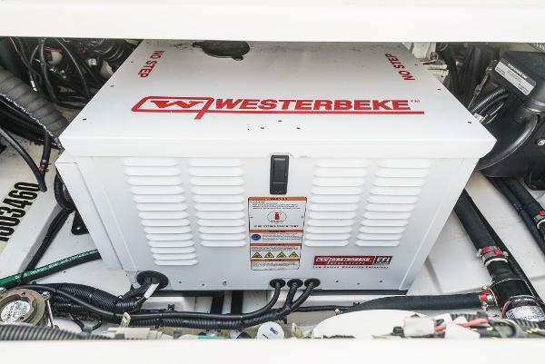 2020 Boston Whaler 345 Conquest - 48