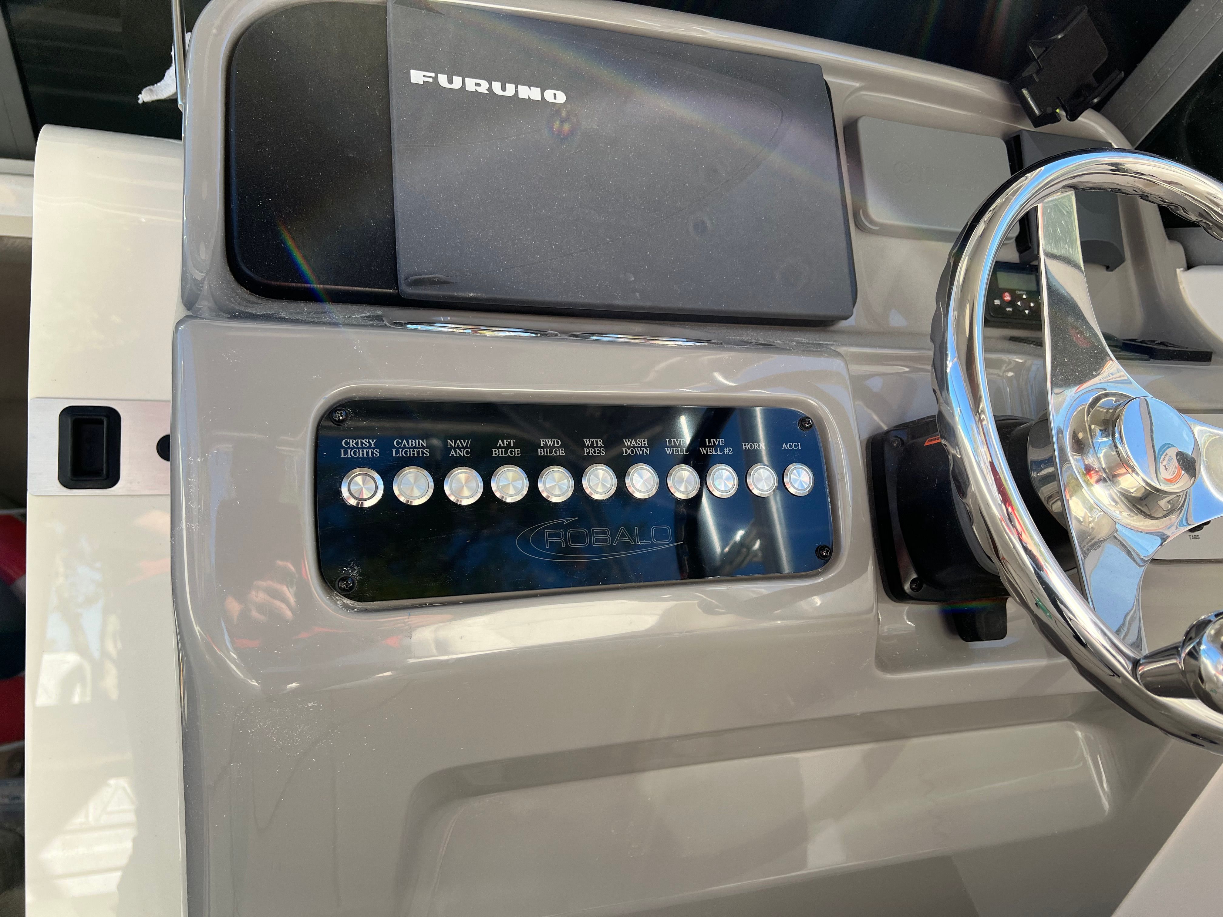 2012 Robalo R225 Walkaround - 12