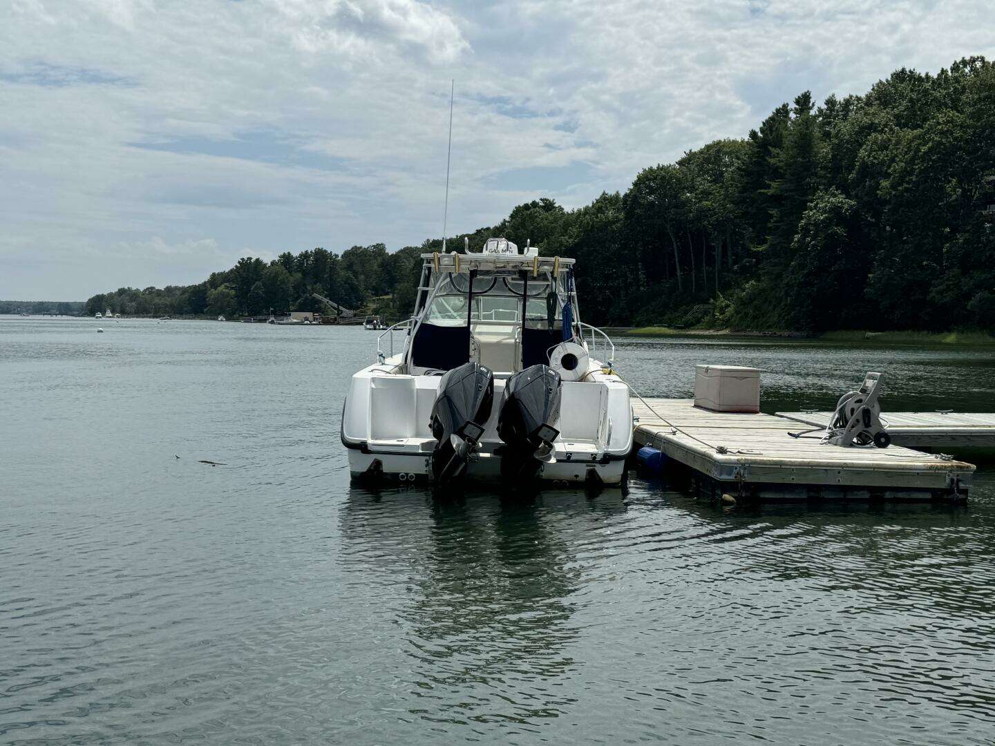 1999 Boston Whaler 28 Conquest - Image 4