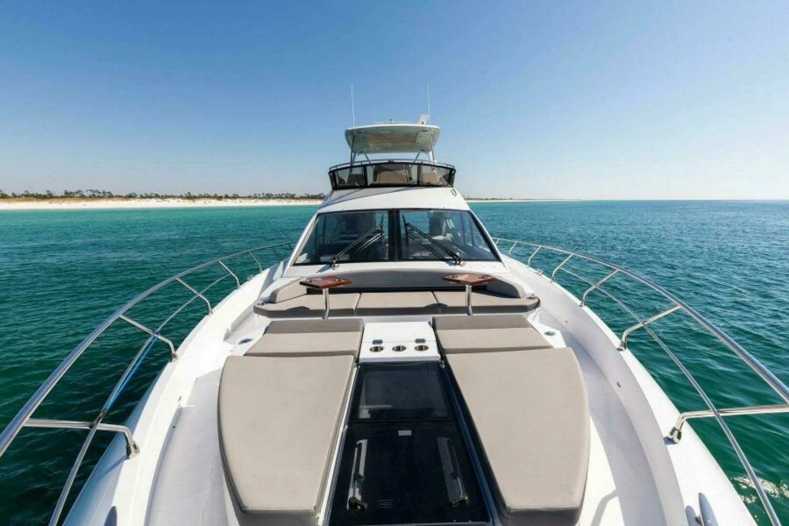 2023 Cruisers Yachts 60 Cantius Fly - Image 35