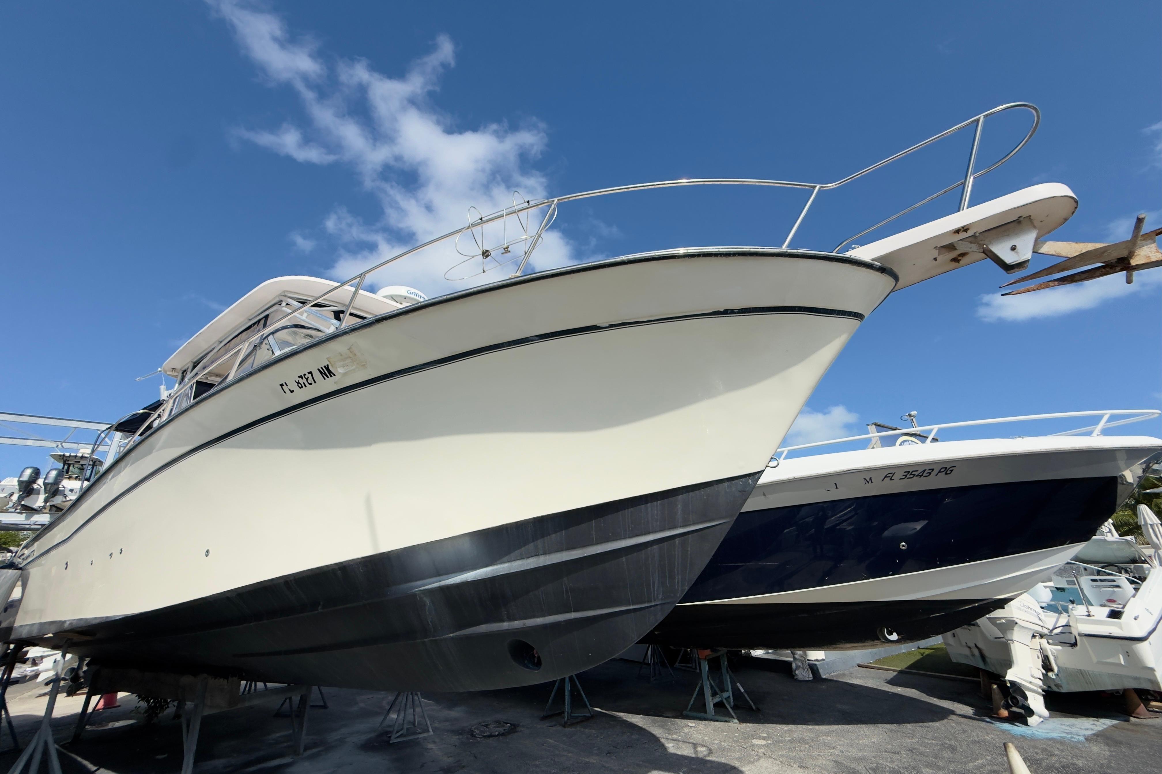 2005 Grady-White Express 330