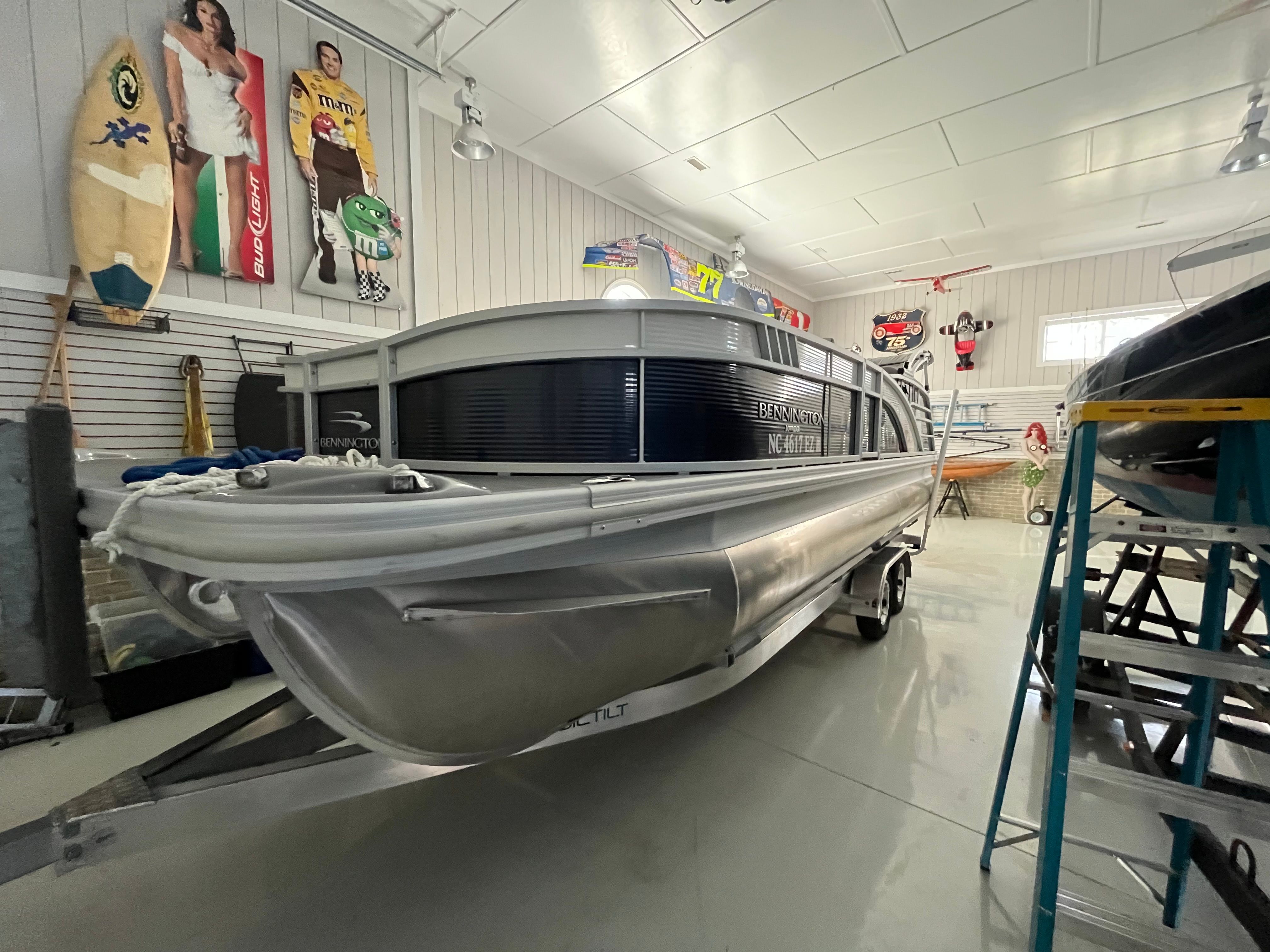 2023 Bennington 23 LTFB Bowrider Quad Bench