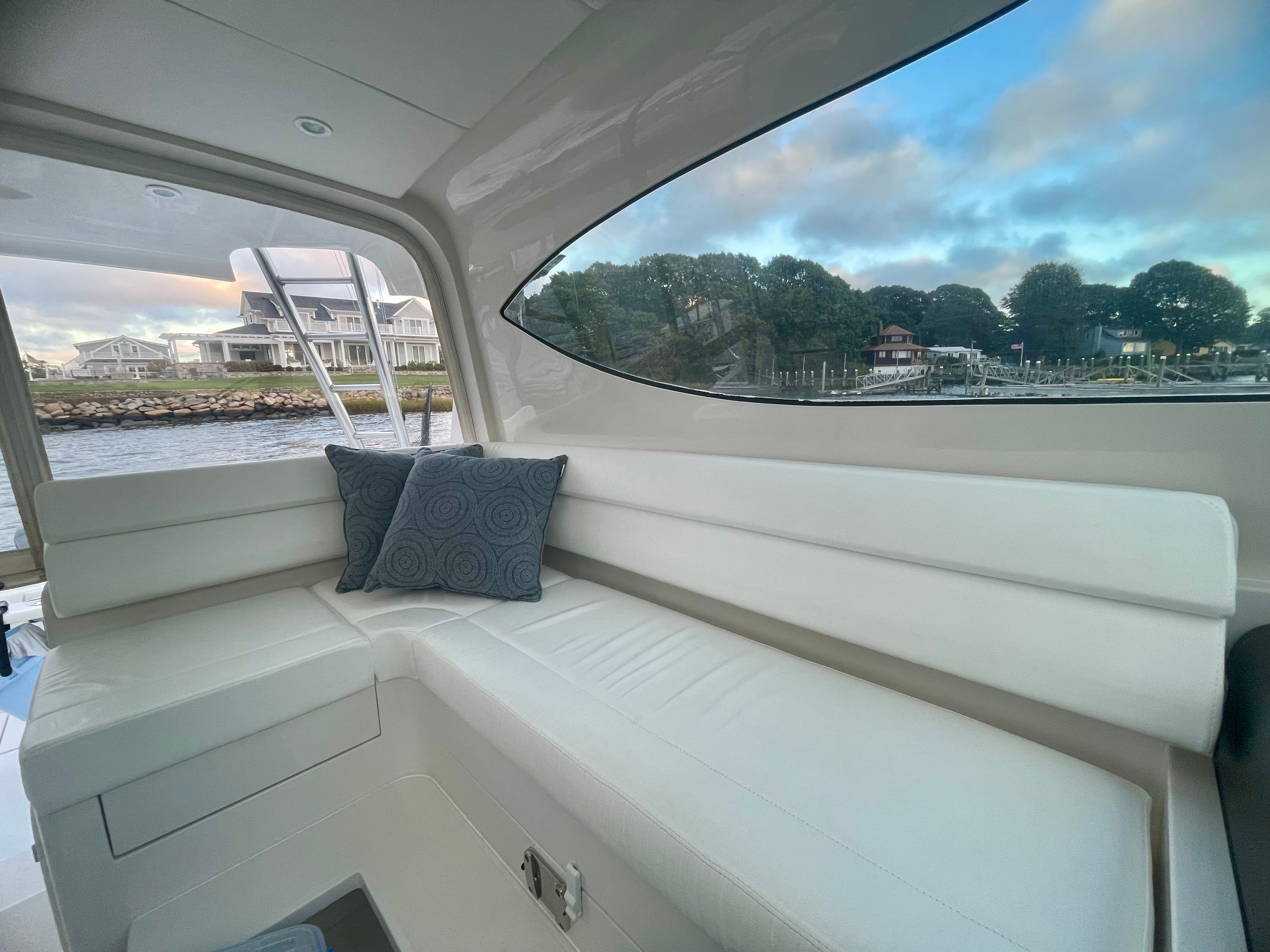 2015 Jupiter 41 SB - 30
