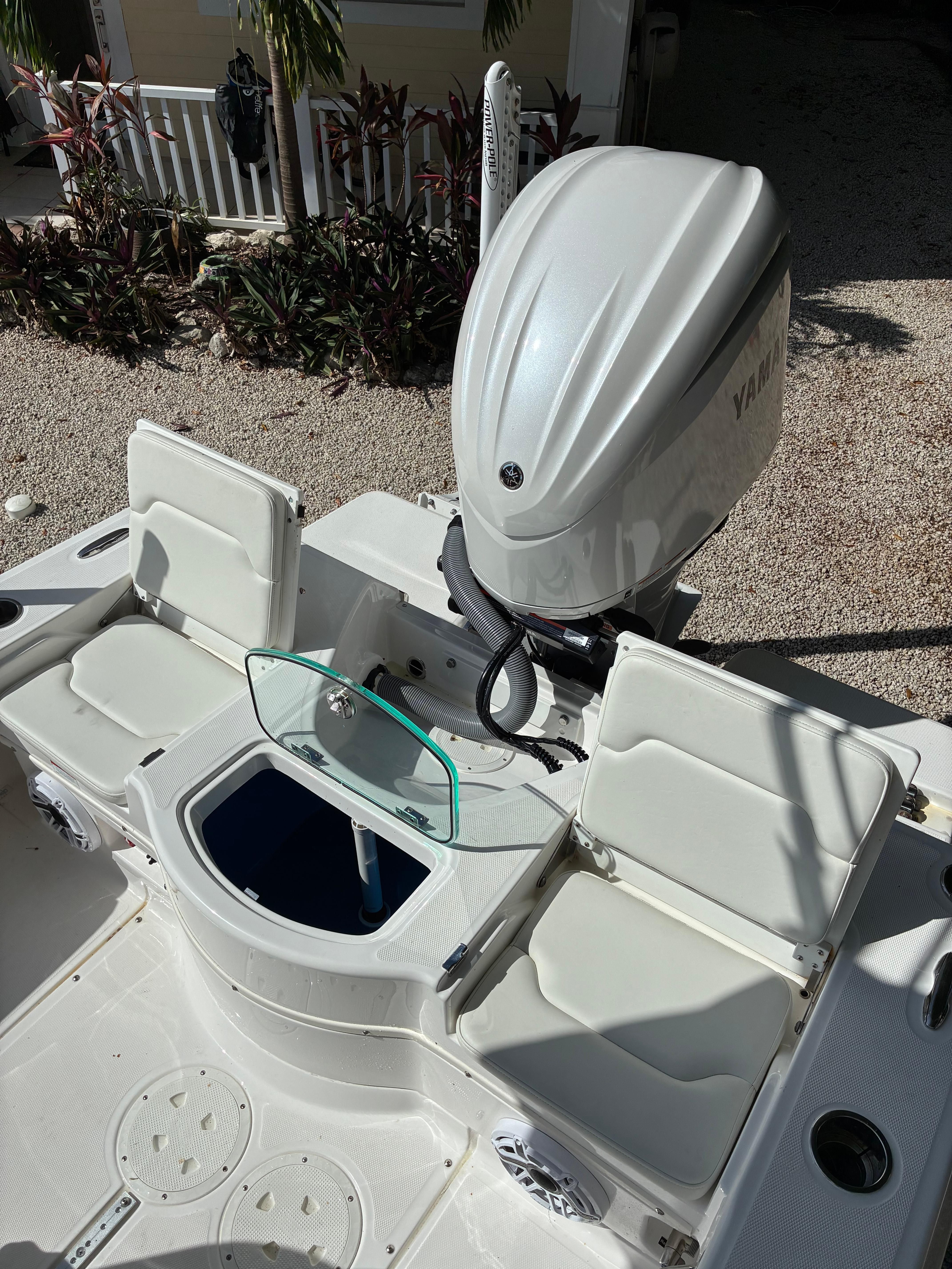 2023 Everglades 243 Center Console - 8