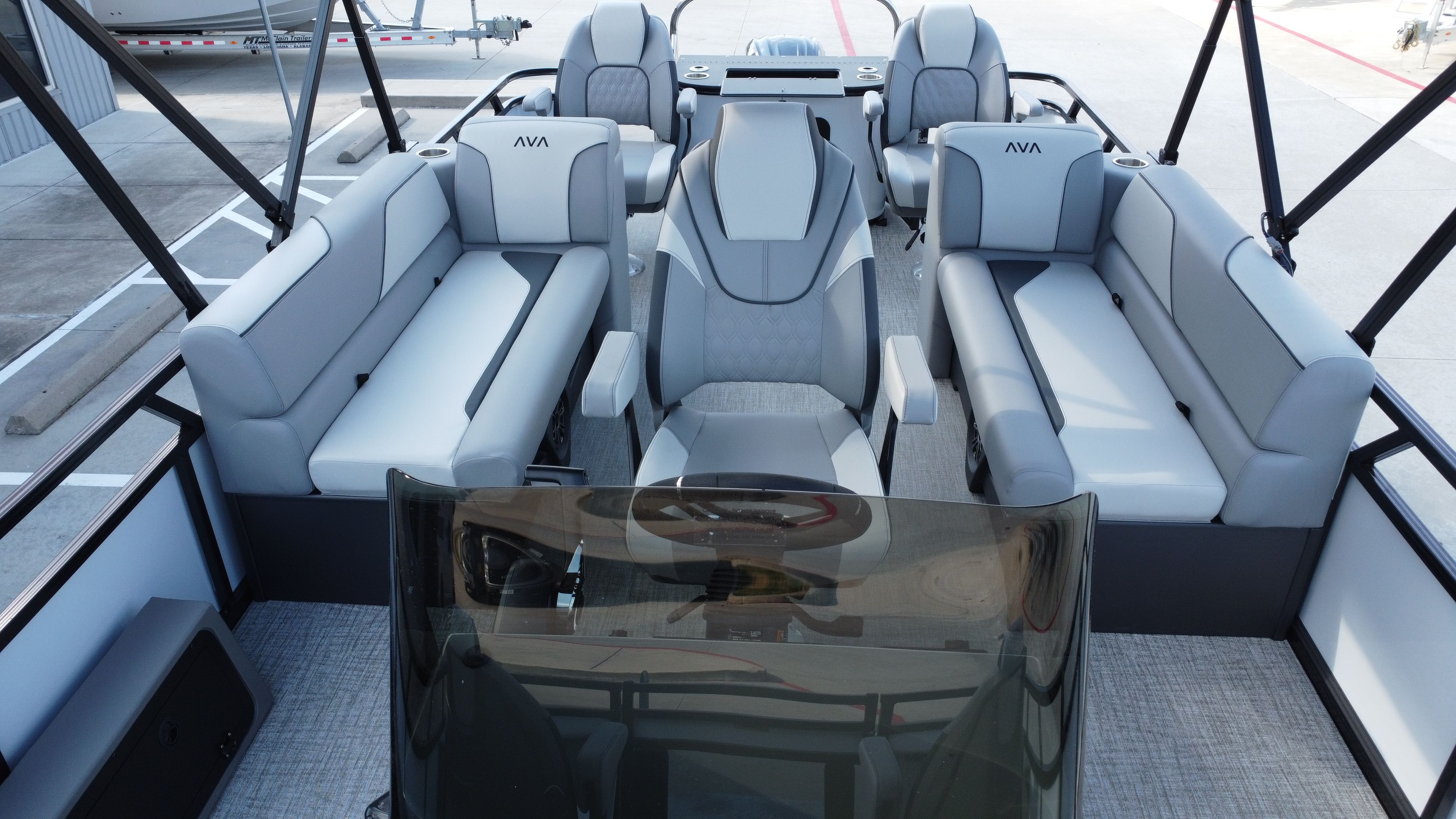 2025 Avalon Venture 85 Center Console Fish - 23' - 22