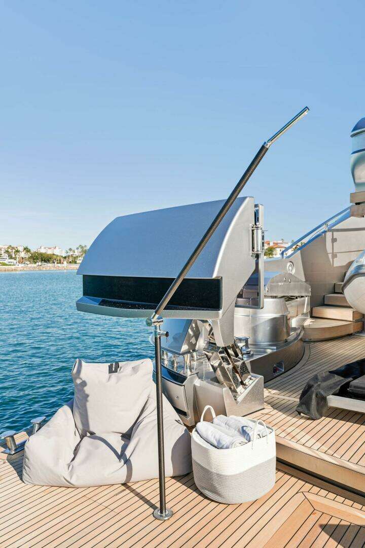 2023 Pershing GTX Motoryacht - Image 40