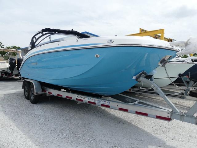 2025 Hurricane SunDeck 2600 OB
