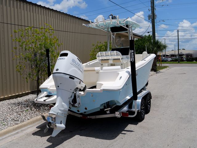 2027 Bulls Bay 230 Center Console - 2