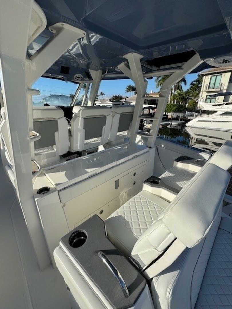 2023 Pursuit S 428 Sport - Image 15