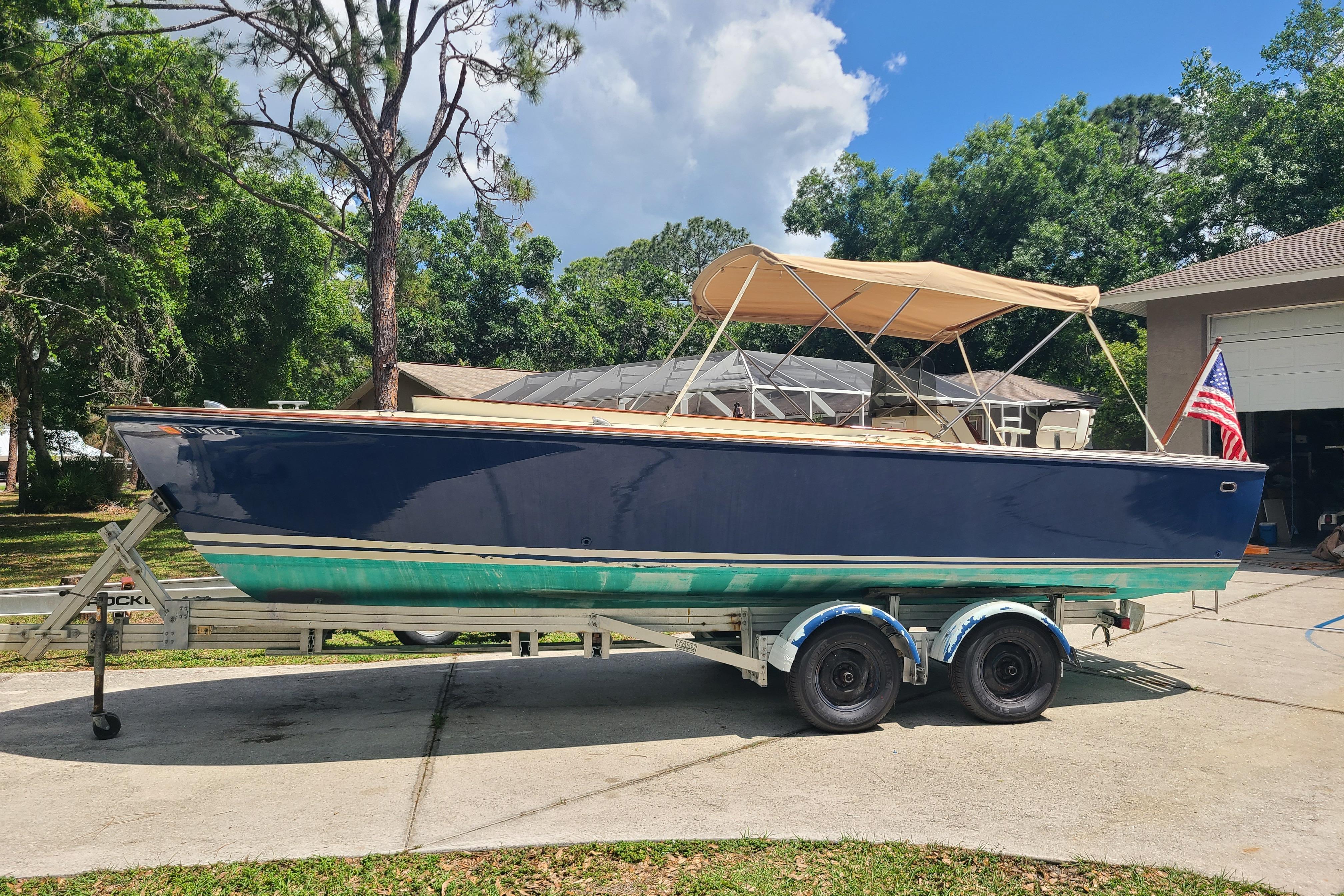 1964 Custom Holmes 24 Cuddy