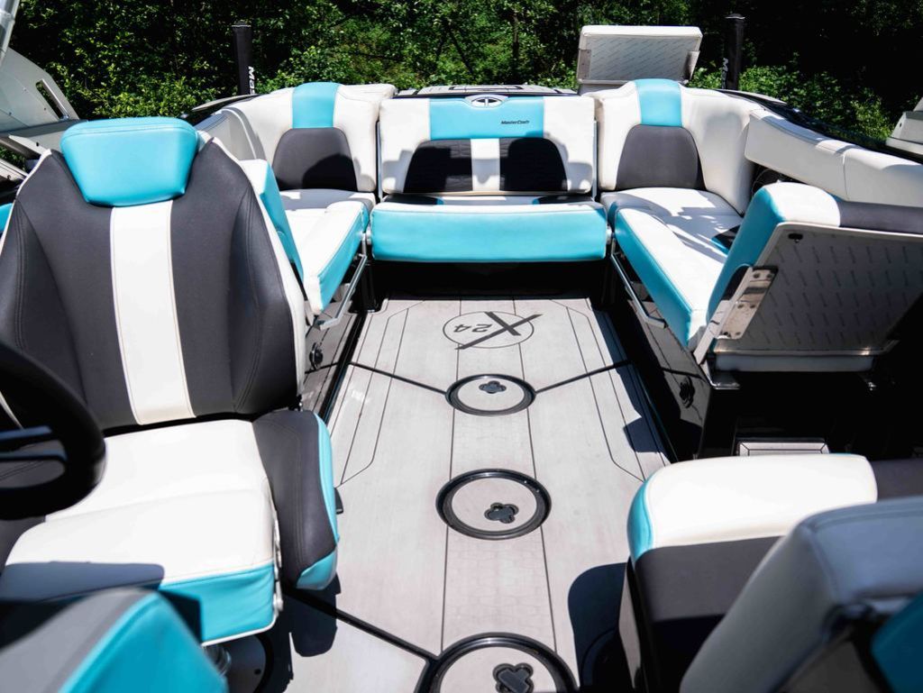 2019 MasterCraft X24 - 21