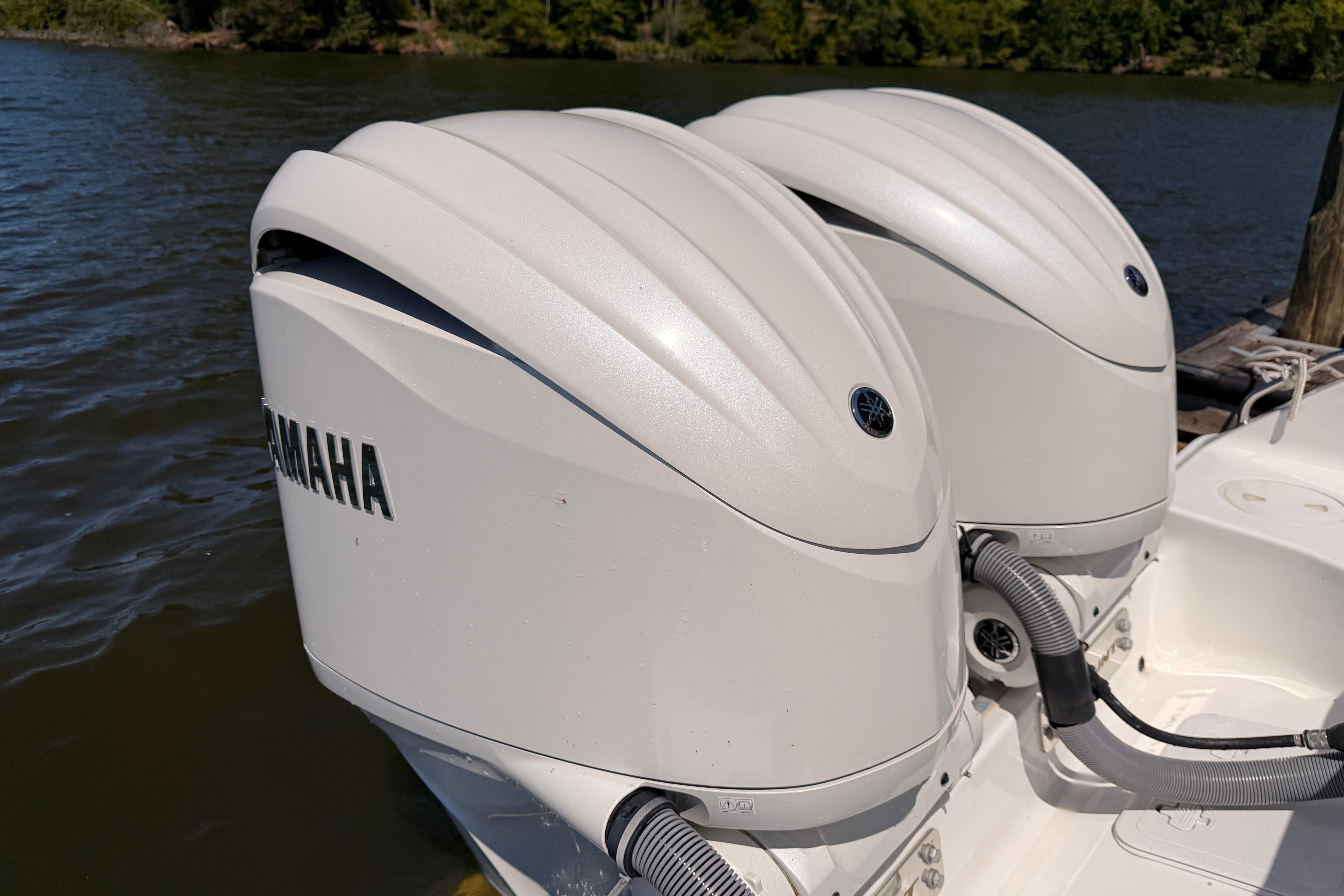 Twin Yamaha outboard engines on a 2024 Sea Hunt Gamefish 27 Coffin Box boat.
