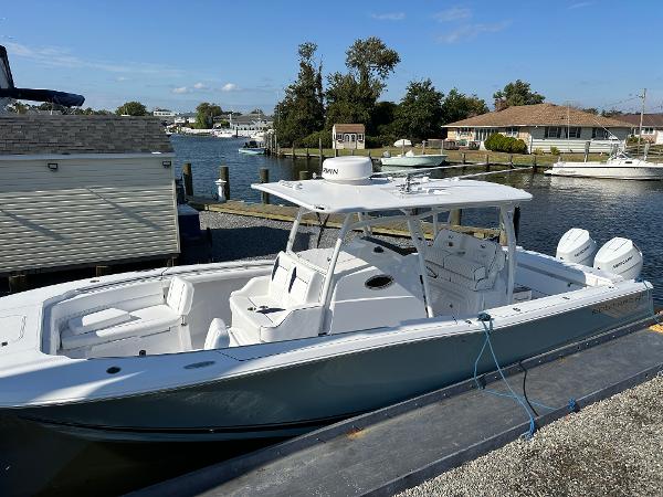Southport 33 FE, Southport 33 Family Edition, Southport 33 Center Console, Southport, REV Yacht Sales