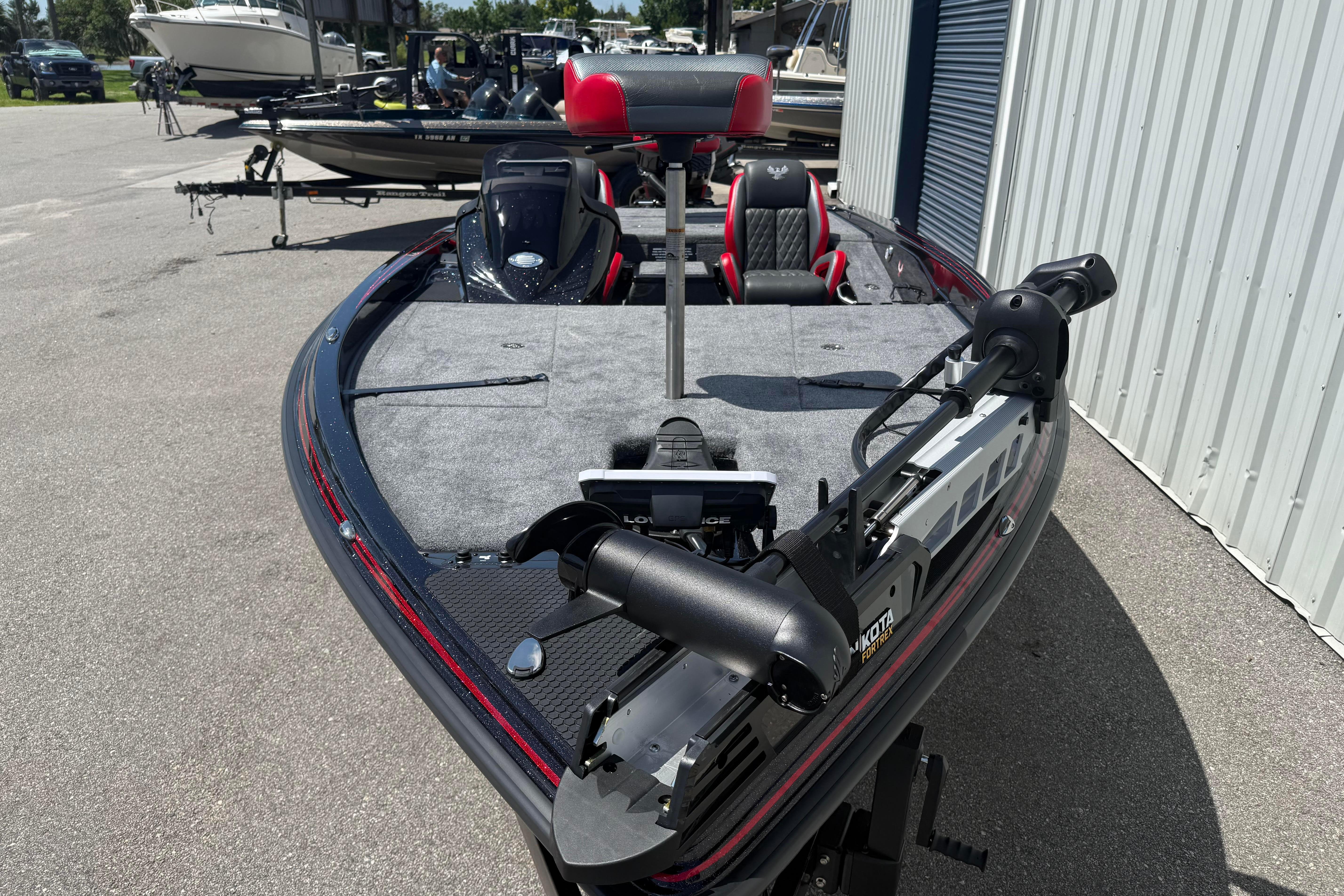 Phoenix 919 ZXL 2027 fishing boat with advanced trolling motor and sleek design.