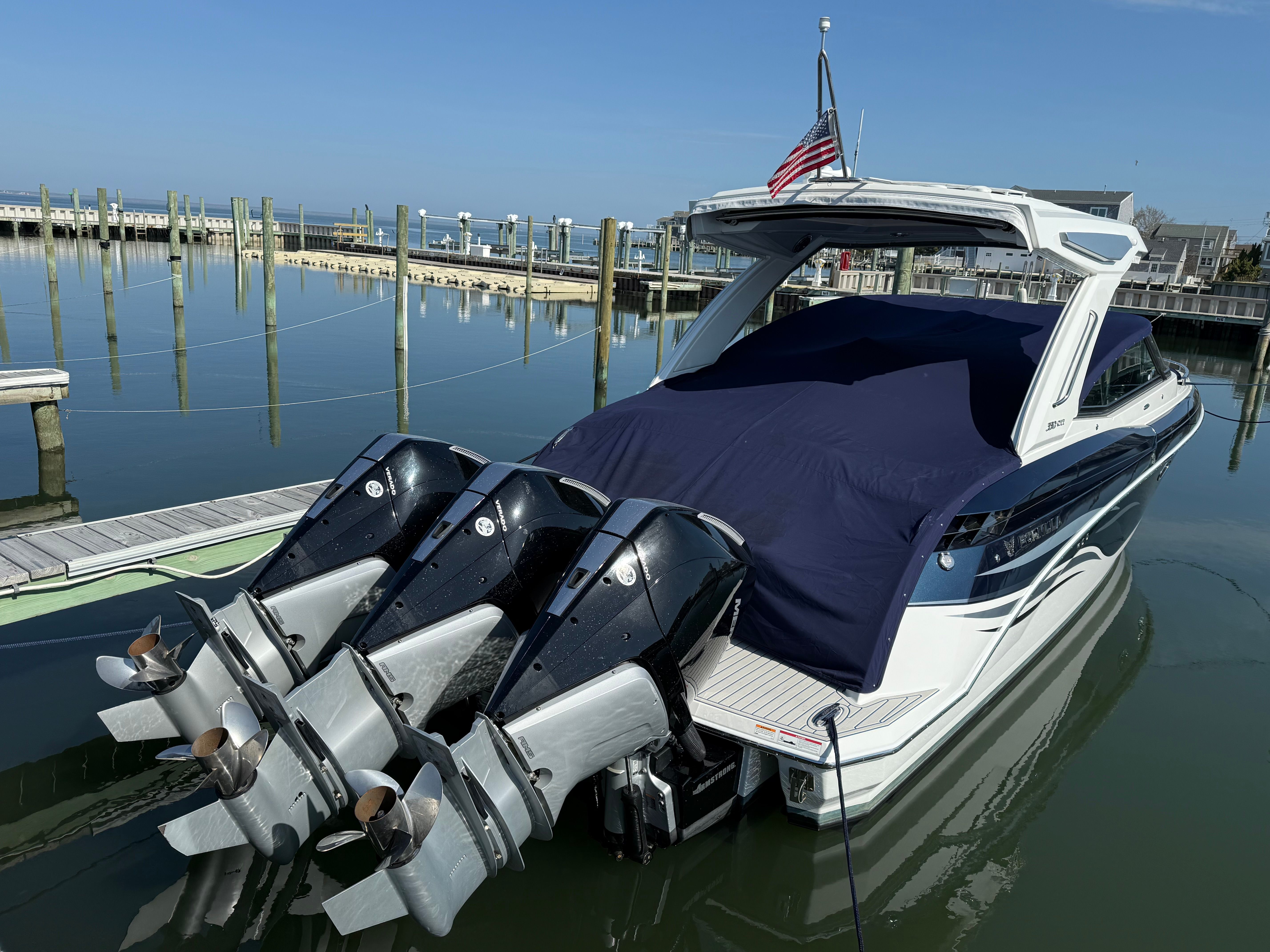 2024 Formula 330 Crossover Bowrider OB - 6