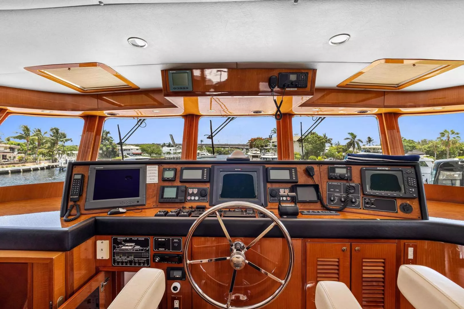 2006 Jefferson Starship Pilothouse - Image 17