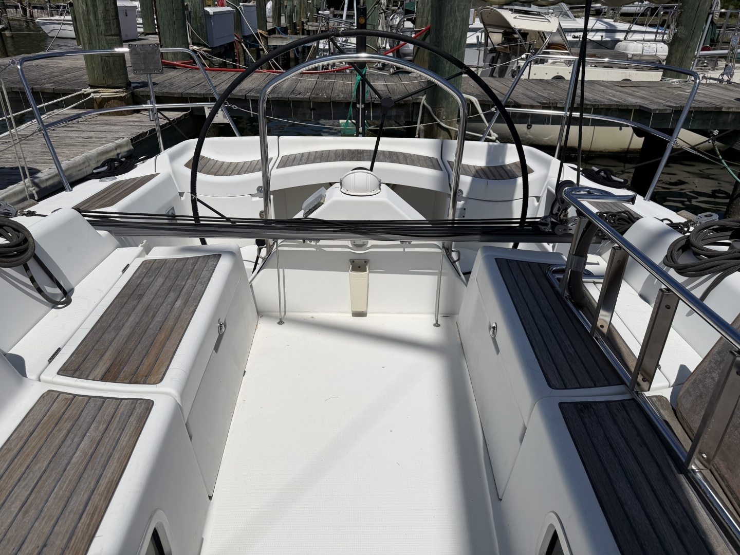 2004 Beneteau 40.7 - Image 8