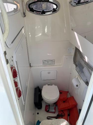 2010 Regulator 29 Forward Seating - 9