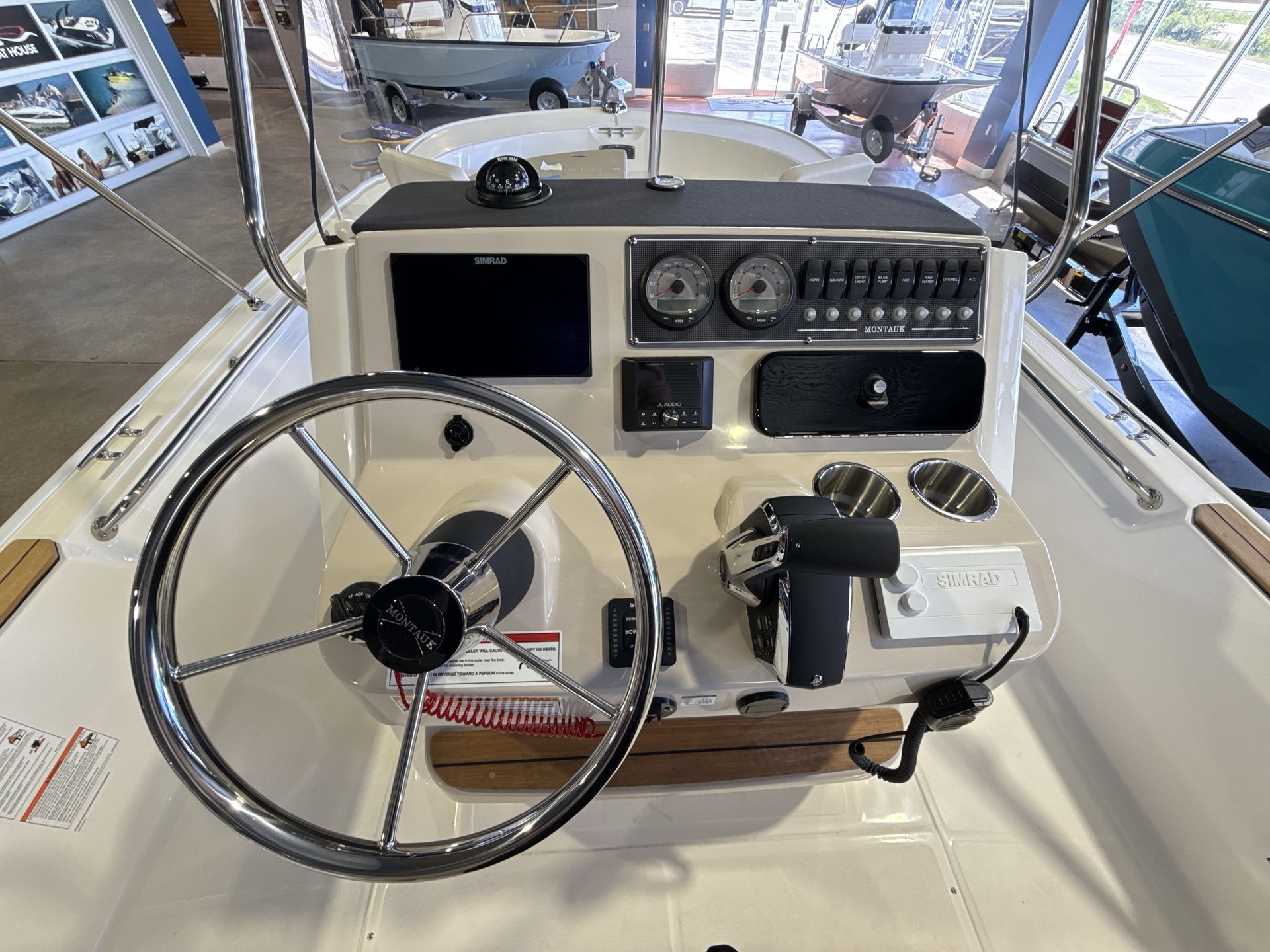 2026 Boston Whaler 210 Montauk - 14
