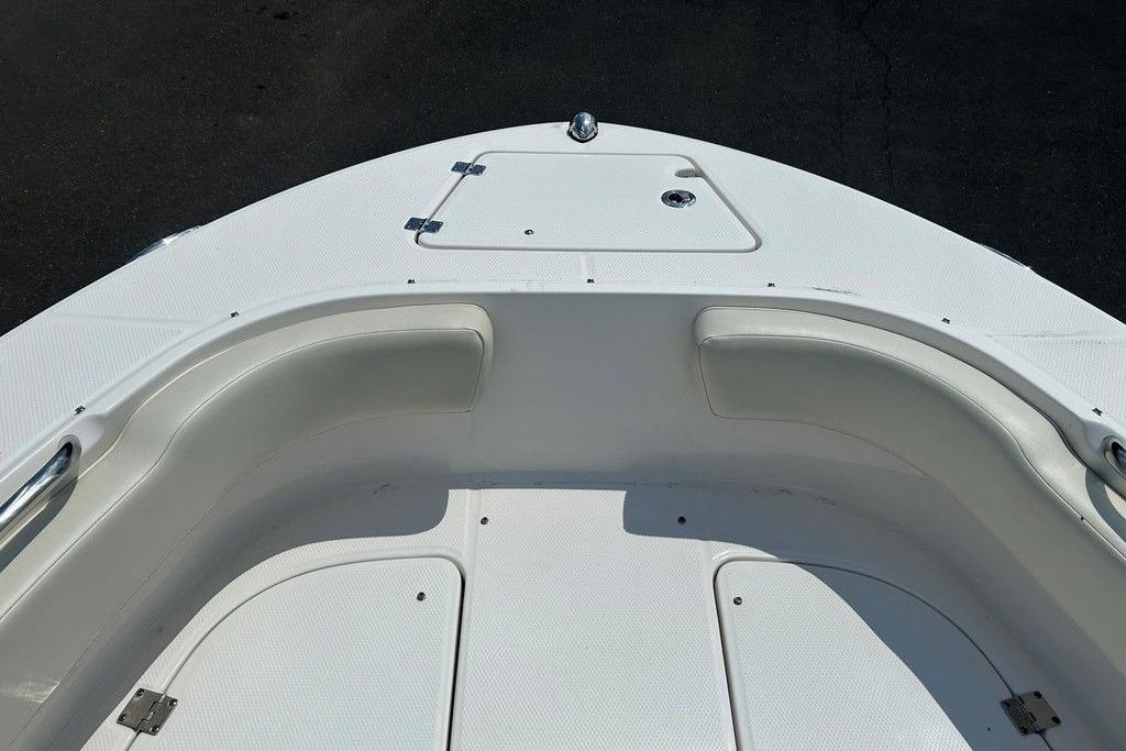 2017 Robalo R200ES boat bow with cushioned seating and storage compartments.